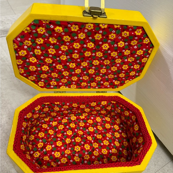 Vintage wooden purse embroidered crewel mushrooms retro mod funky - Picture 12 of 12